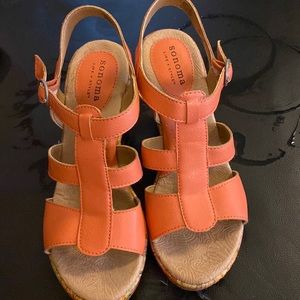 Sonoma shoes sold by kohl’s size 5 medium
